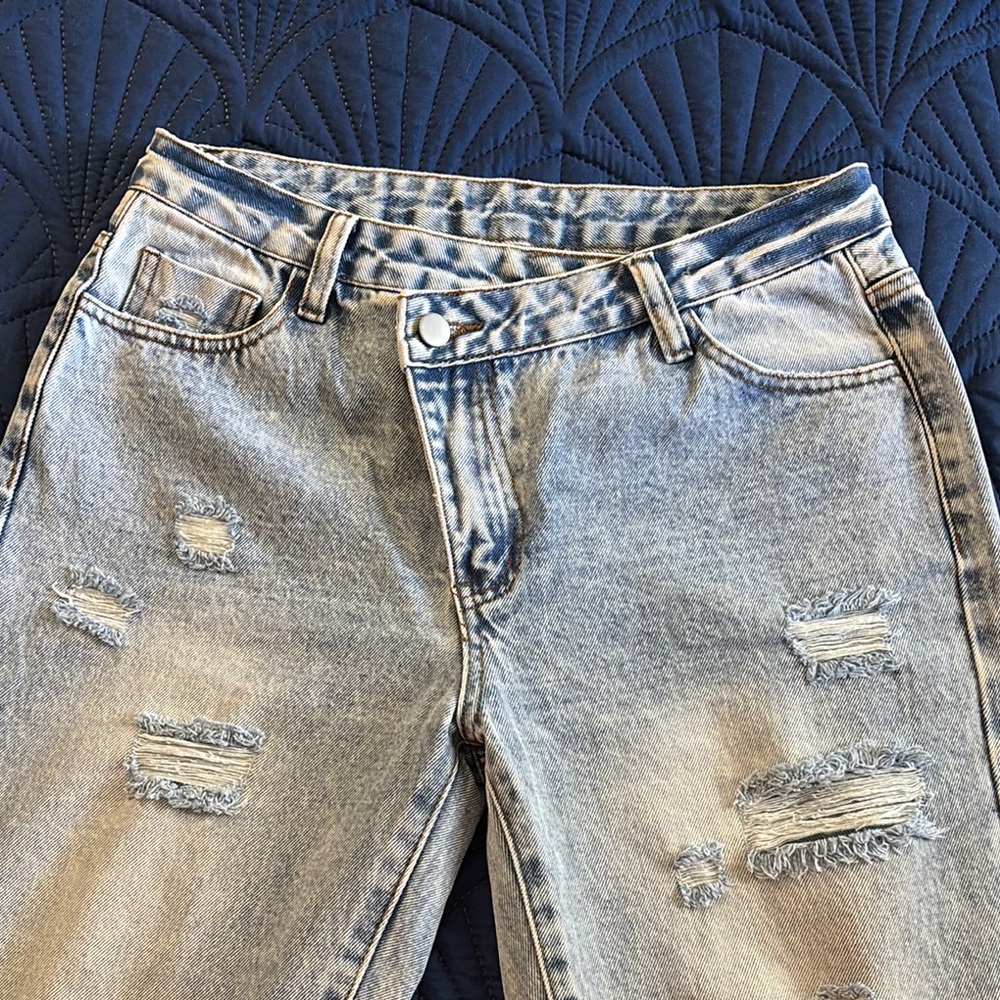 Trendy Ripped Denim Jeans